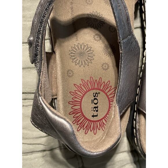 Taos Women's Size 9 Escape Hook and Loop Adjustable Sandals Pewter - Picture 4 of 6